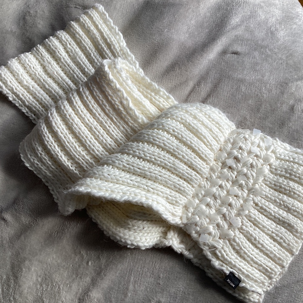 MEXX CREAM THICK PLUSH KNIT SCARF WITH EMBELLISHED HEM DETAIL
